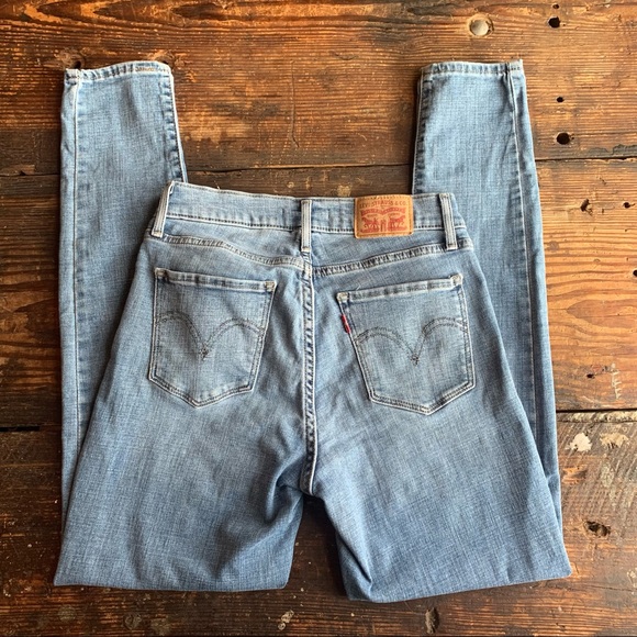 Levi’s discontinued curvy skinny jeans sz 27 medium was mid rise like new - Picture 2 of 8